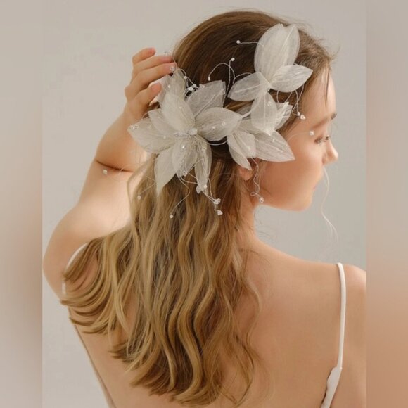 Accessories - Floral White Flower Headpiece ✨✨✨🔥🔥